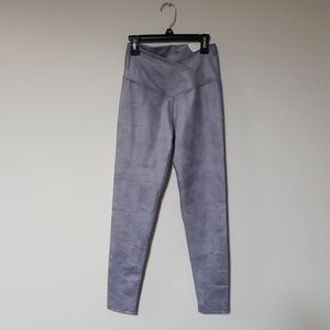 Offline by aerie the hugger Crossover high rise crackle leggings size M.